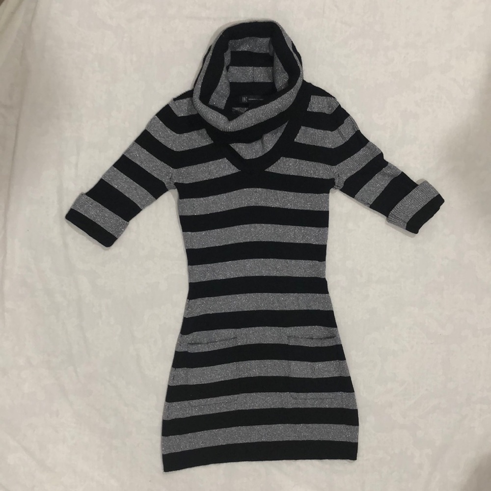Women INS dress. S. . R